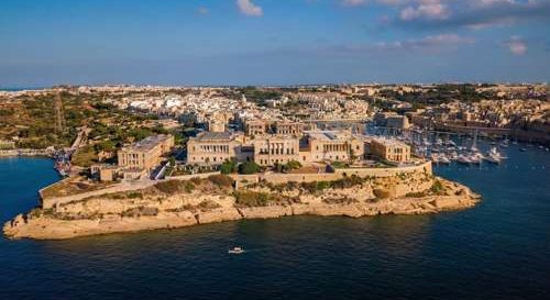 Extrajero-Malta